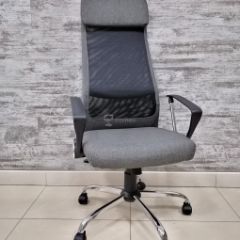 Кресло Barneo K-116 для персонала (серая ткань, черная сетка) в Асбесте - asbest.mebel24.online | фото