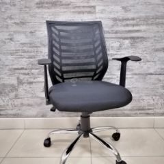 Кресло Barneo K-138 для персонала (черная ткань черная сетка) в Асбесте - asbest.mebel24.online | фото